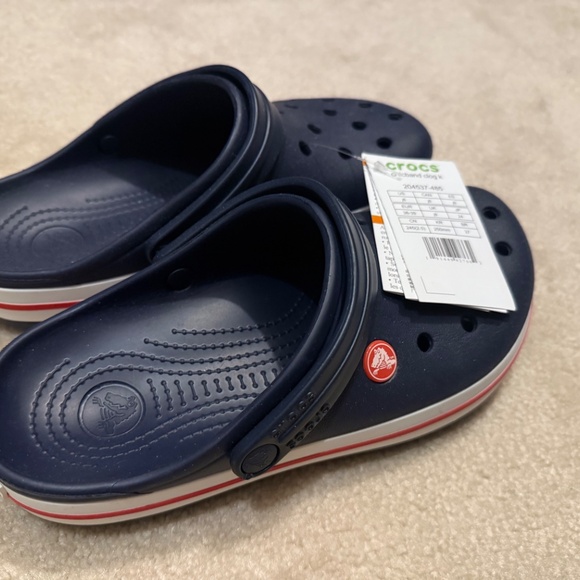 NWT Red, white, and blue Crocs - youth size 6 (big kid) - Picture 5 of 5